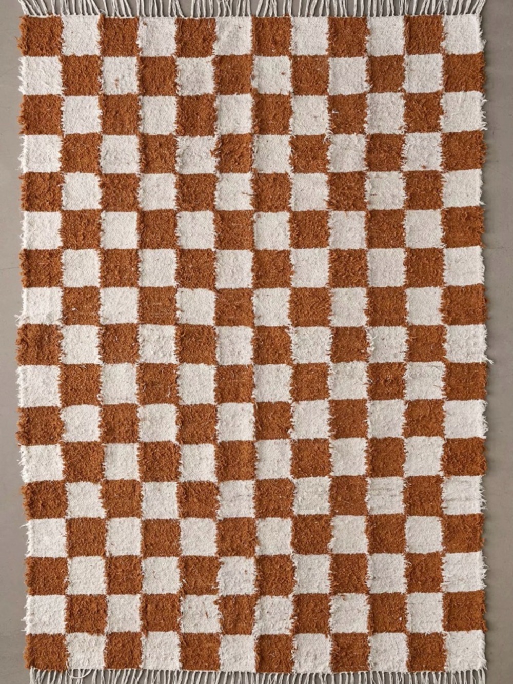 Urban Outfitters 5’x7’ Checkerboard Woven Shag Rug Honey Rust & White Cotton